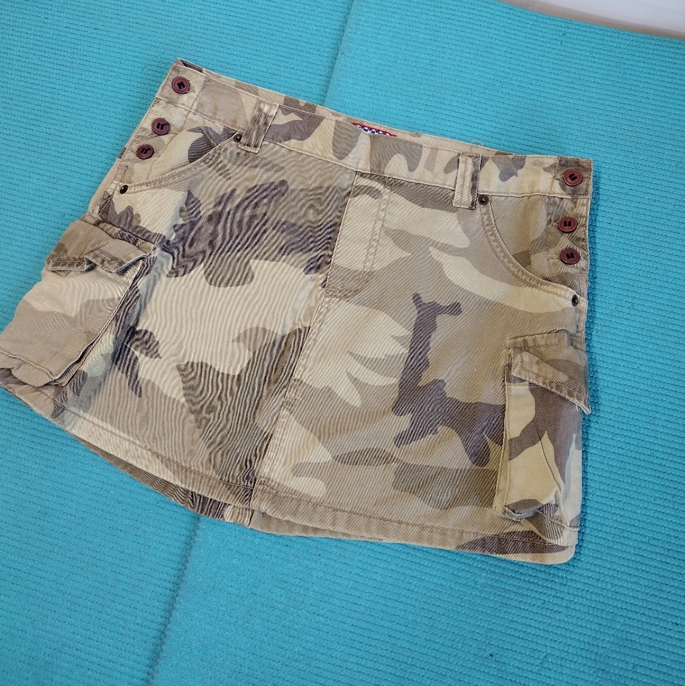 Wood Man Camo Mini Skirt Cargo Style Size 28
